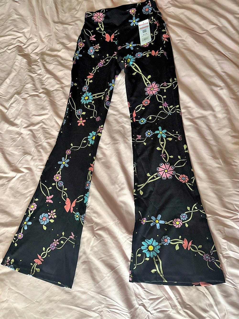 Pop Fit Floral Flare Pants Black & Multicolor Medium